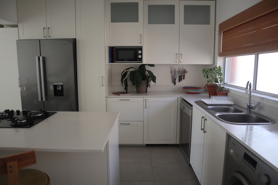 To Let 2 Bedroom Property for Rent in Gardens Western Cape